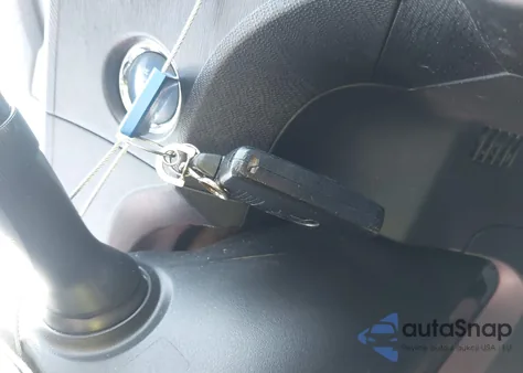 2013 Toyota Prius C Four z USA, uszkodzony, nr VIN JTDKDTB38D1056385